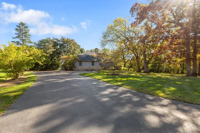 $999,999 | 5452 North Tall Oaks Drive, Long Grove, IL 60047