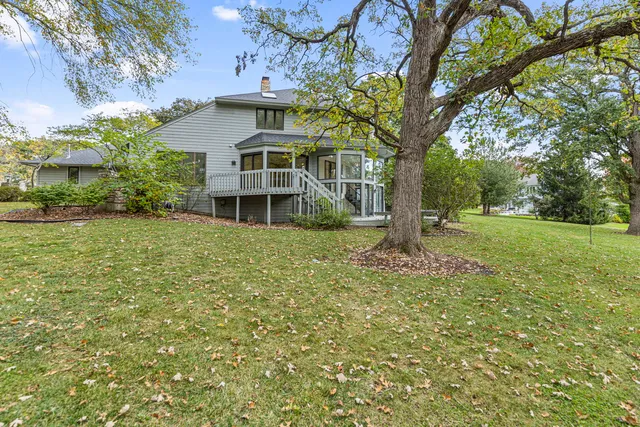 $999,999 | 5452 North Tall Oaks Drive, Long Grove, IL 60047