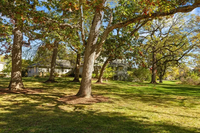 $999,999 | 5452 North Tall Oaks Drive, Long Grove, IL 60047