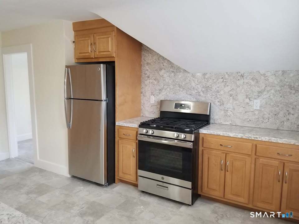 51 Wallace Row Wallingford, CT 06492 - Photo 4 of 16