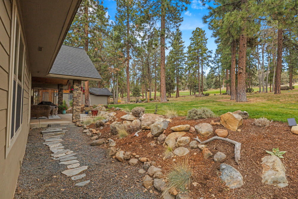 11209 Merganser Road Klamath Falls, OR 97601 - Photo 62 of 73 11209MerganserRd-Exterior-27