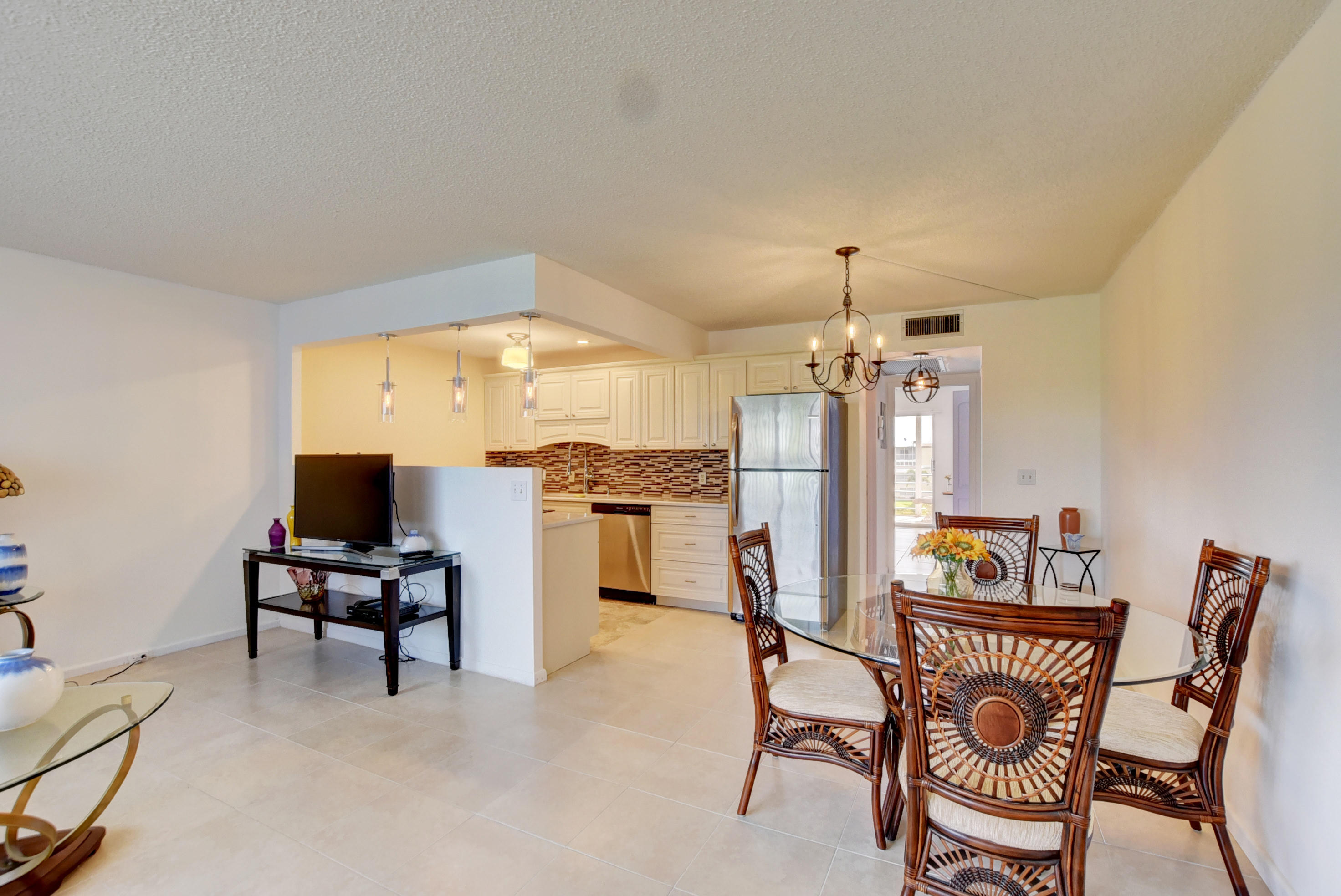4072 Yarmouth C Boca Raton, FL 33434 - Photo 3 of 18 04_ebf_2171and4more