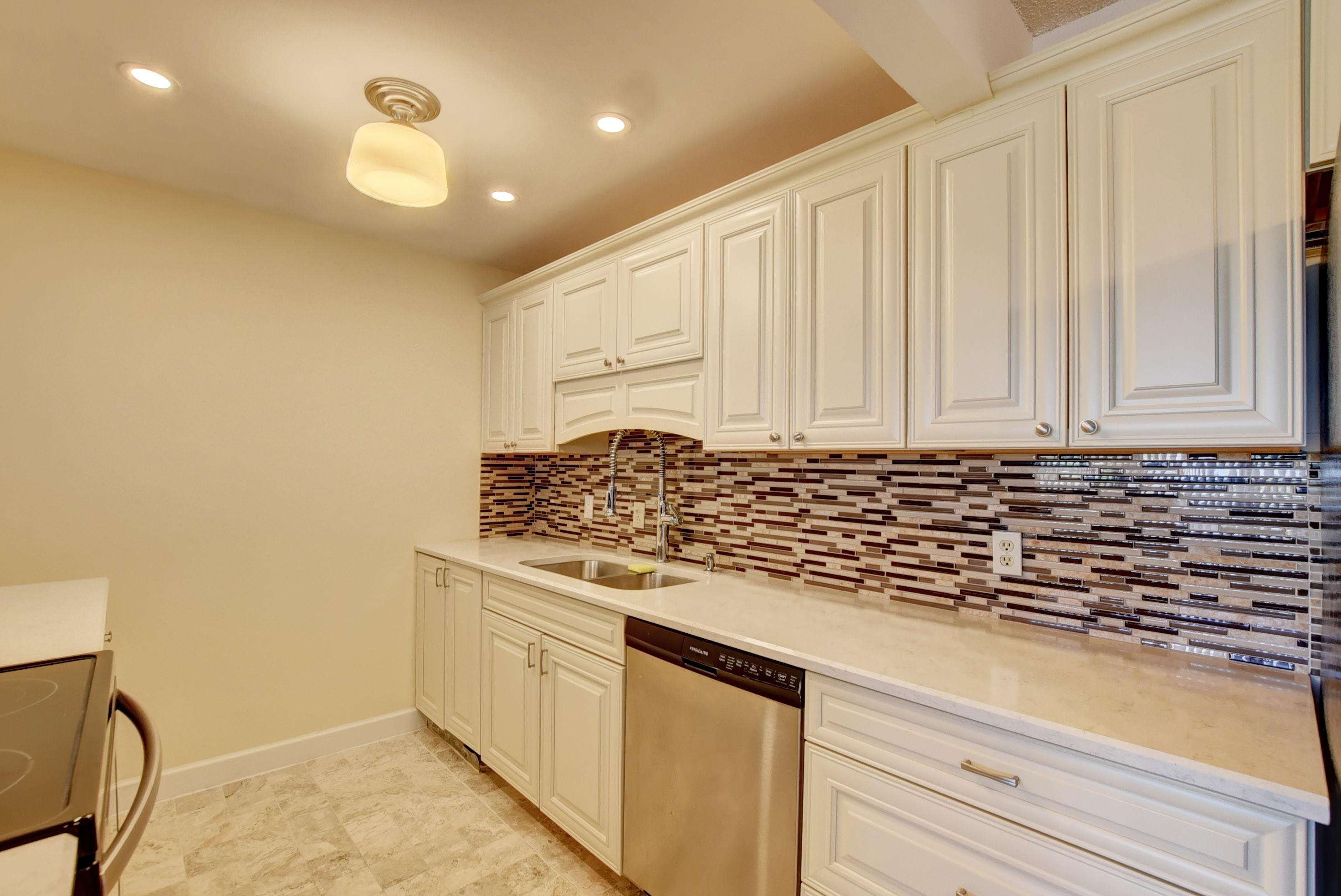 4072 Yarmouth C Boca Raton, FL 33434 - Photo 5 of 18 06_ebf_2181and4more