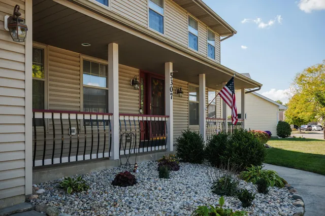 $469,900 | 5307 28th Place, Kenosha, WI 53144