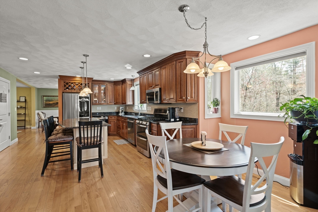 3 Curve Street Middleton, MA 01949 - Photo 11 of 42