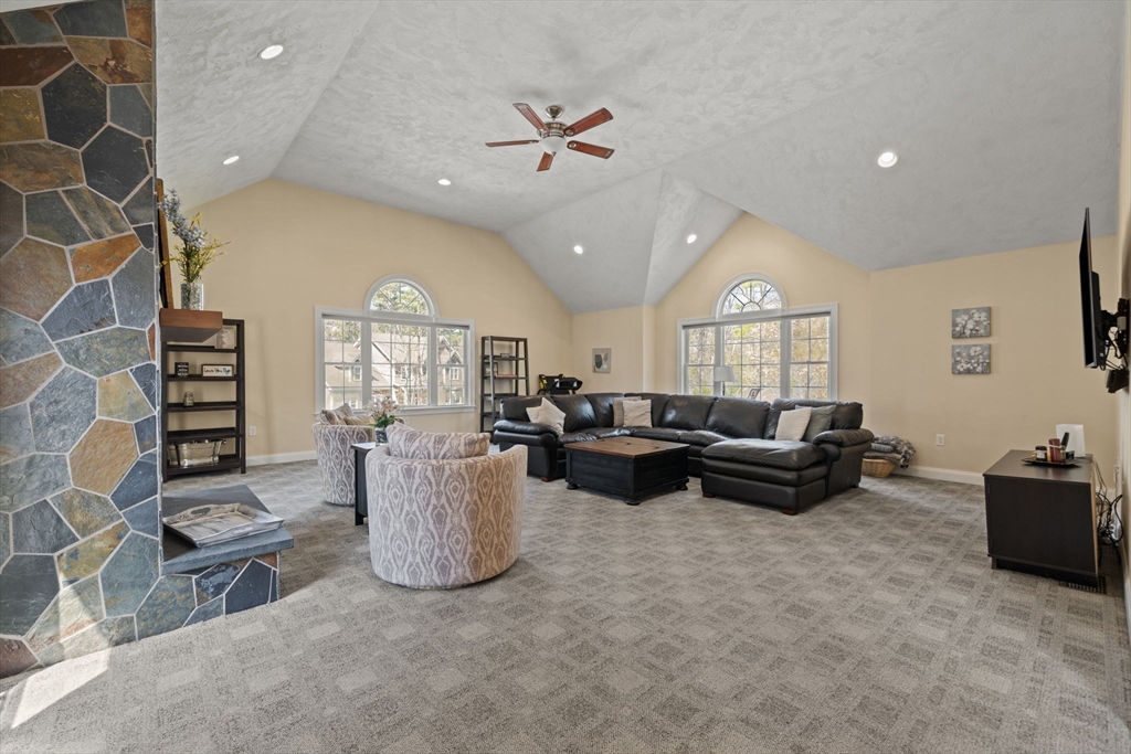 3 Curve Street Middleton, MA 01949 - Photo 14 of 42