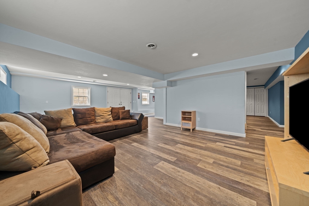 3 Curve Street Middleton, MA 01949 - Photo 27 of 42