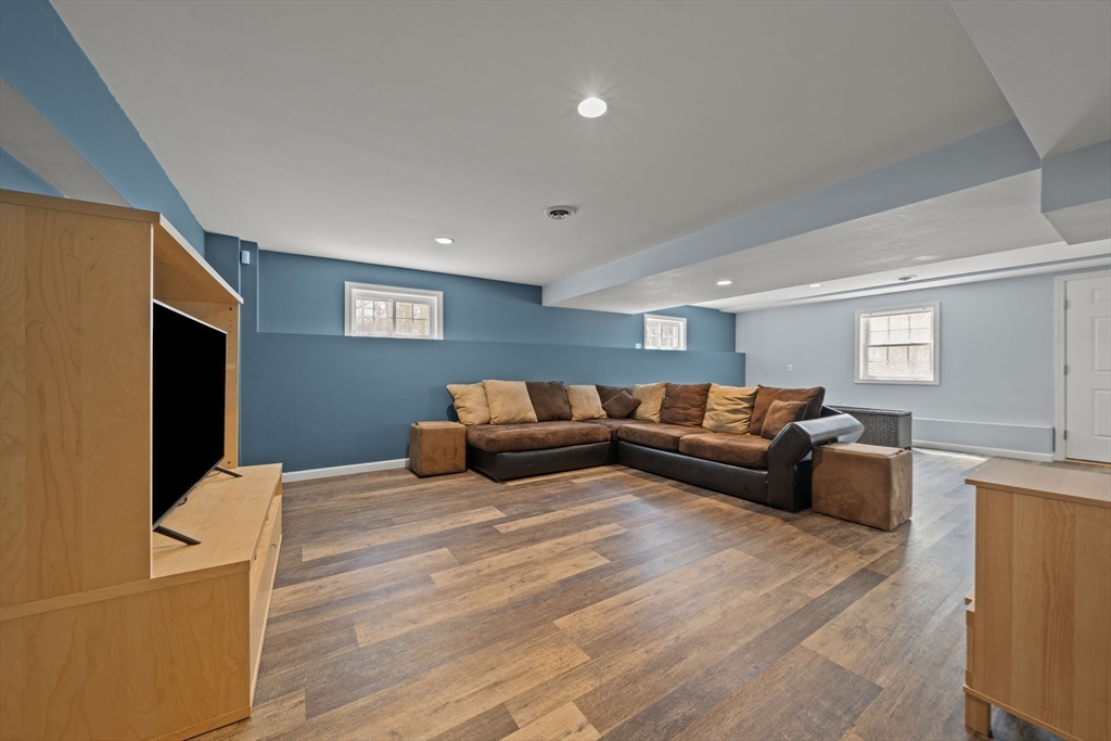 3 Curve Street Middleton, MA 01949 - Photo 28 of 42