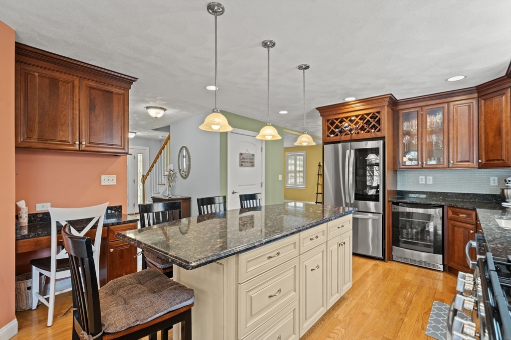 3 Curve Street Middleton, MA 01949 - Photo 9 of 42