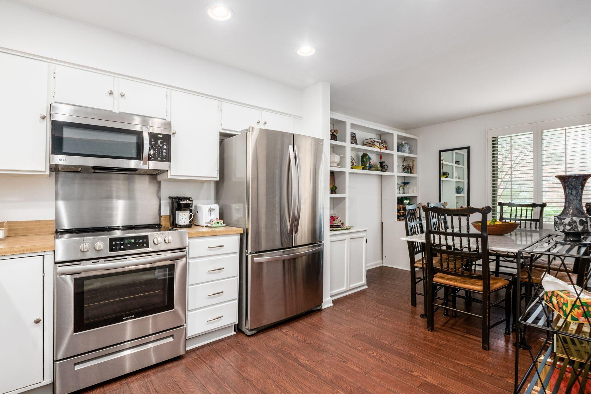 1862 Fishinger Road, Unit 3 Columbus, OH 43221 - Photo 7 of 30 Kitchen-New appliances