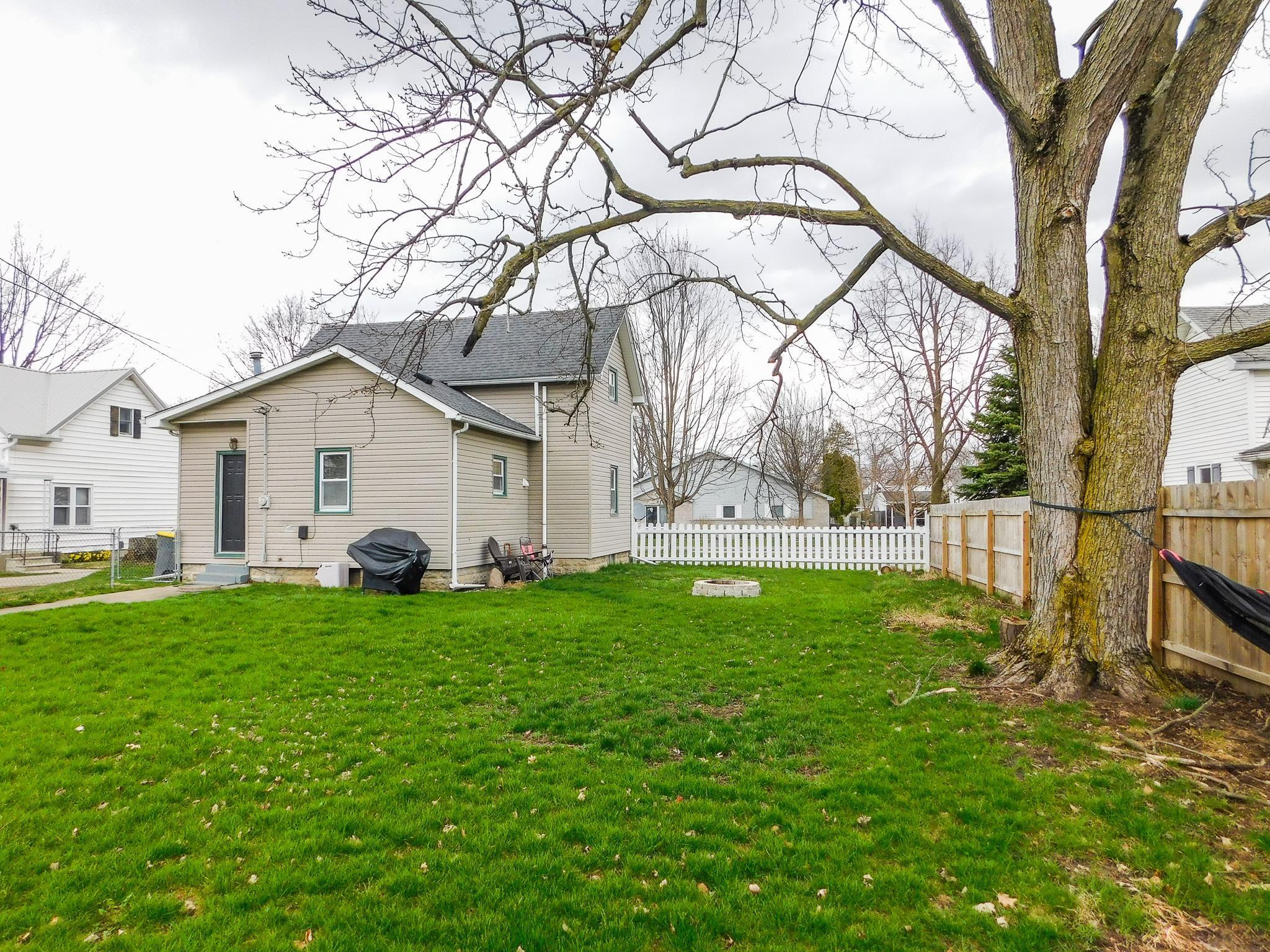 122 South 9th Street Decatur, IN 46733 - Photo 4 of 36