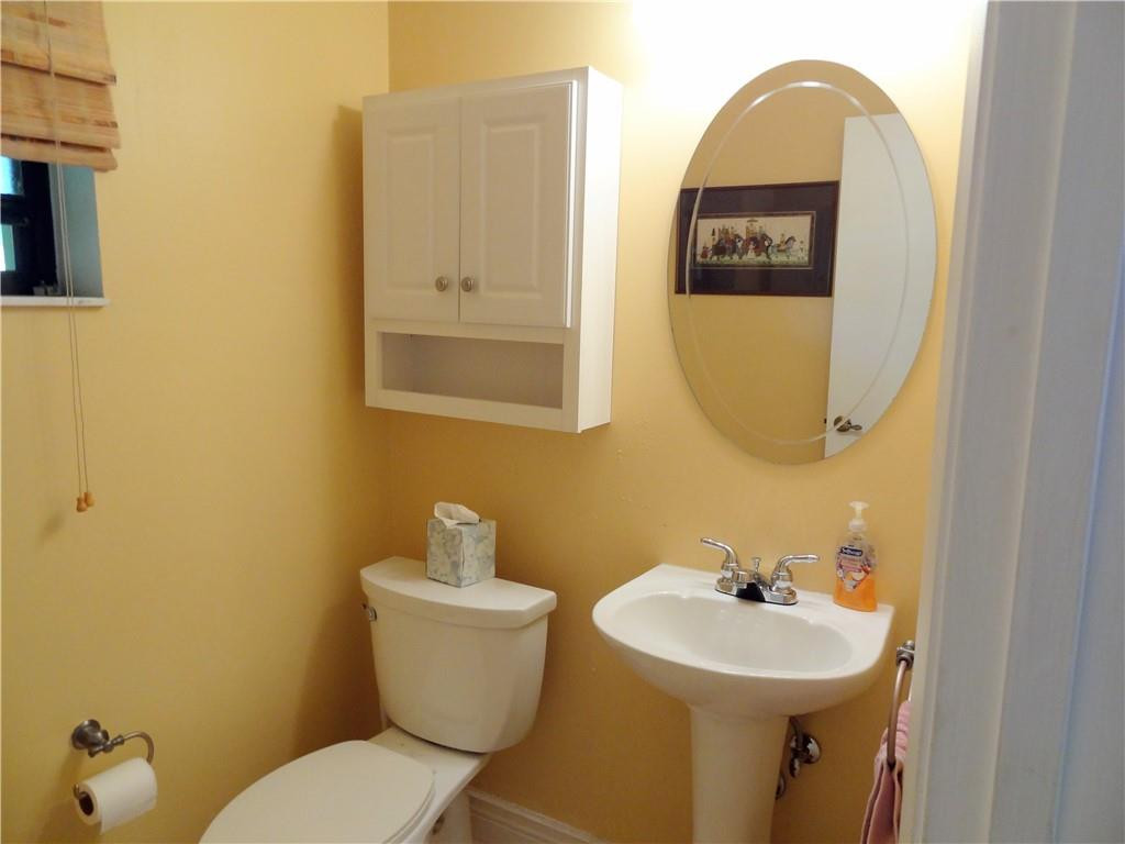 21109 Escondido Way Boca Raton, FL 33433 - Photo 10 of 23 Half bath adjacent to Kitchen