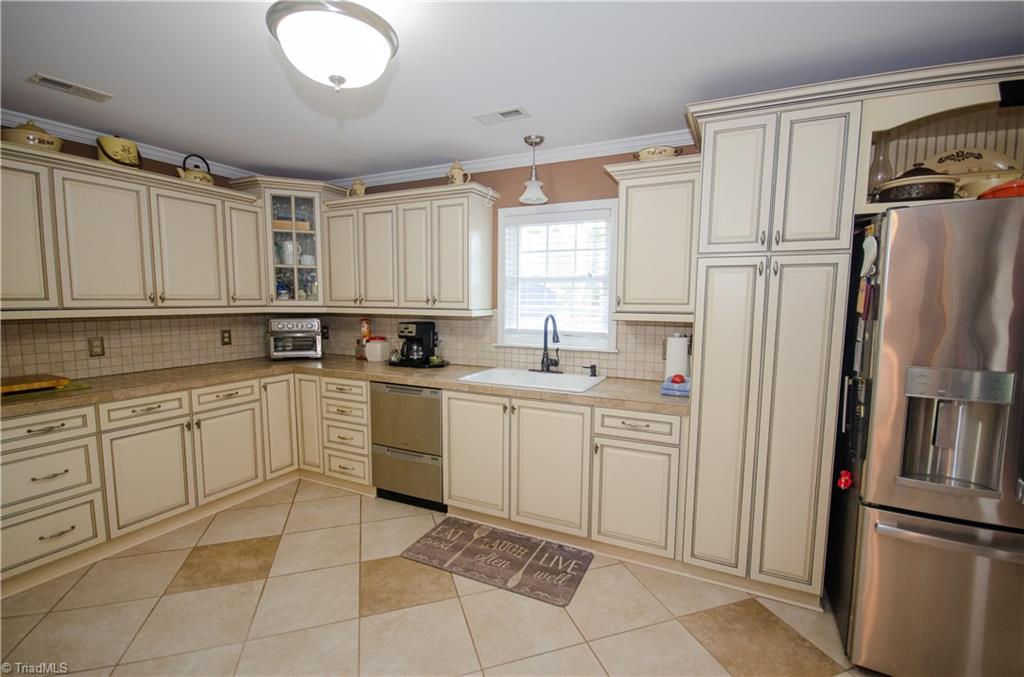 320 Old Mill Road High Point, NC 27265 - Photo 10 of 30 Gallery Image 10