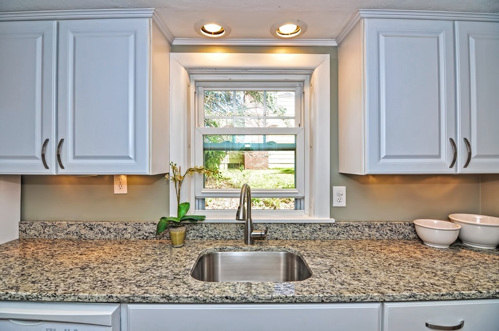 111 Lonsdale Farm Road Cumberland, RI 02864 - Photo 13 of 30 Gallery Image 13