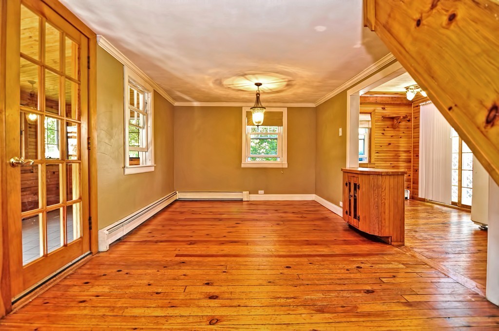 111 Lonsdale Farm Road Cumberland, RI 02864 - Photo 6 of 30 Gallery Image 6