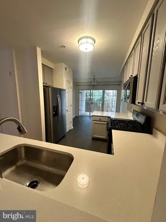 $2,990 | 1526 Northern Neck Drive, Unit 102, Vienna, VA 22182