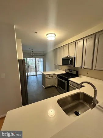 $2,990 | 1526 Northern Neck Drive, Unit 102, Vienna, VA 22182