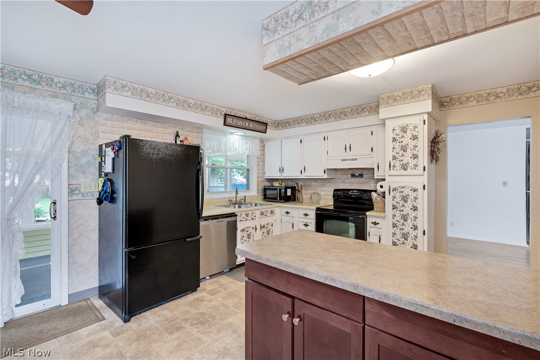 4220 Mill Trace Road Youngstown, OH 44511 - Photo 11 of 36