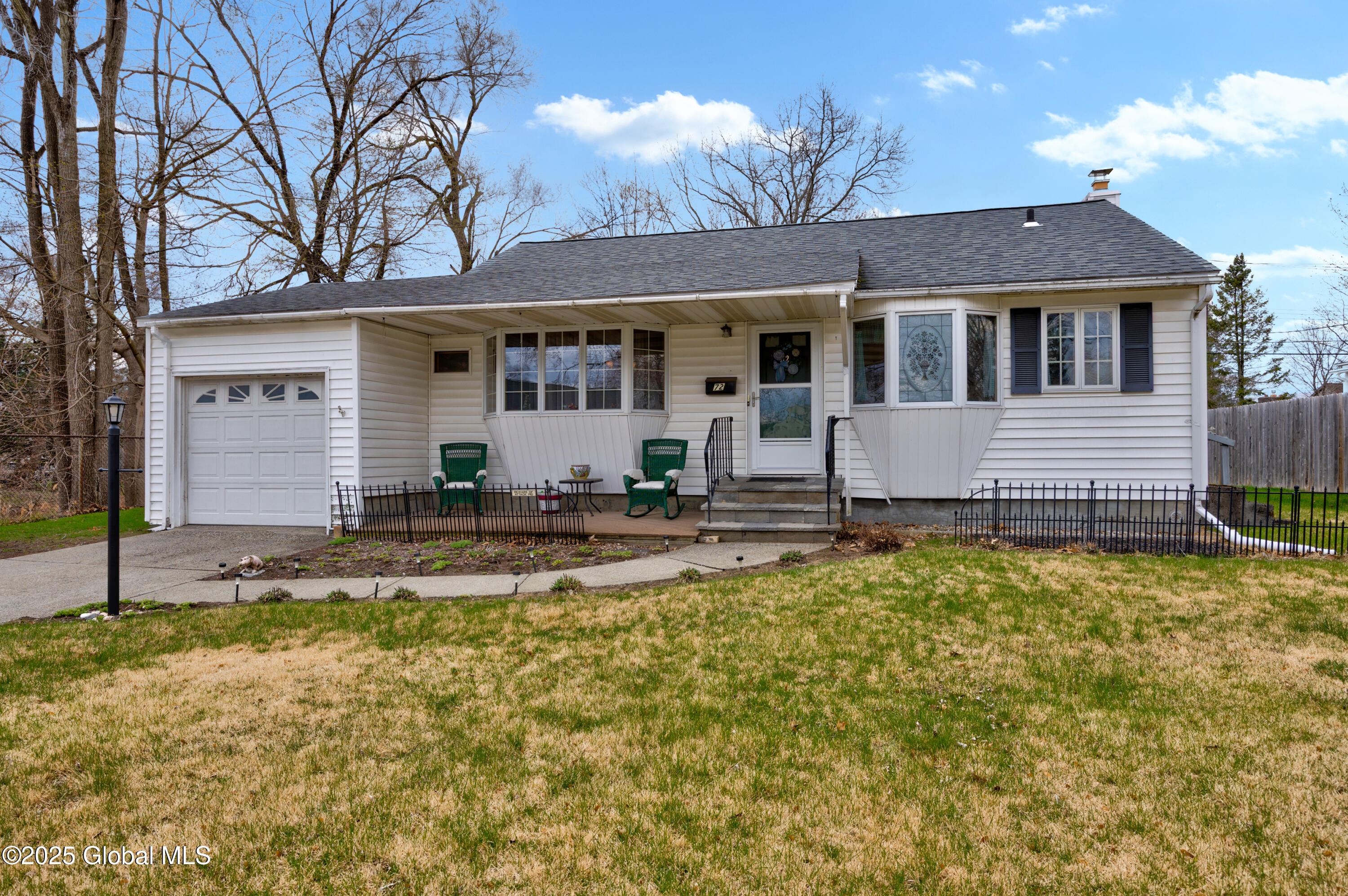 72 Southgate Road Colonie, NY 12211 - Photo 2 of 25 1 (7)