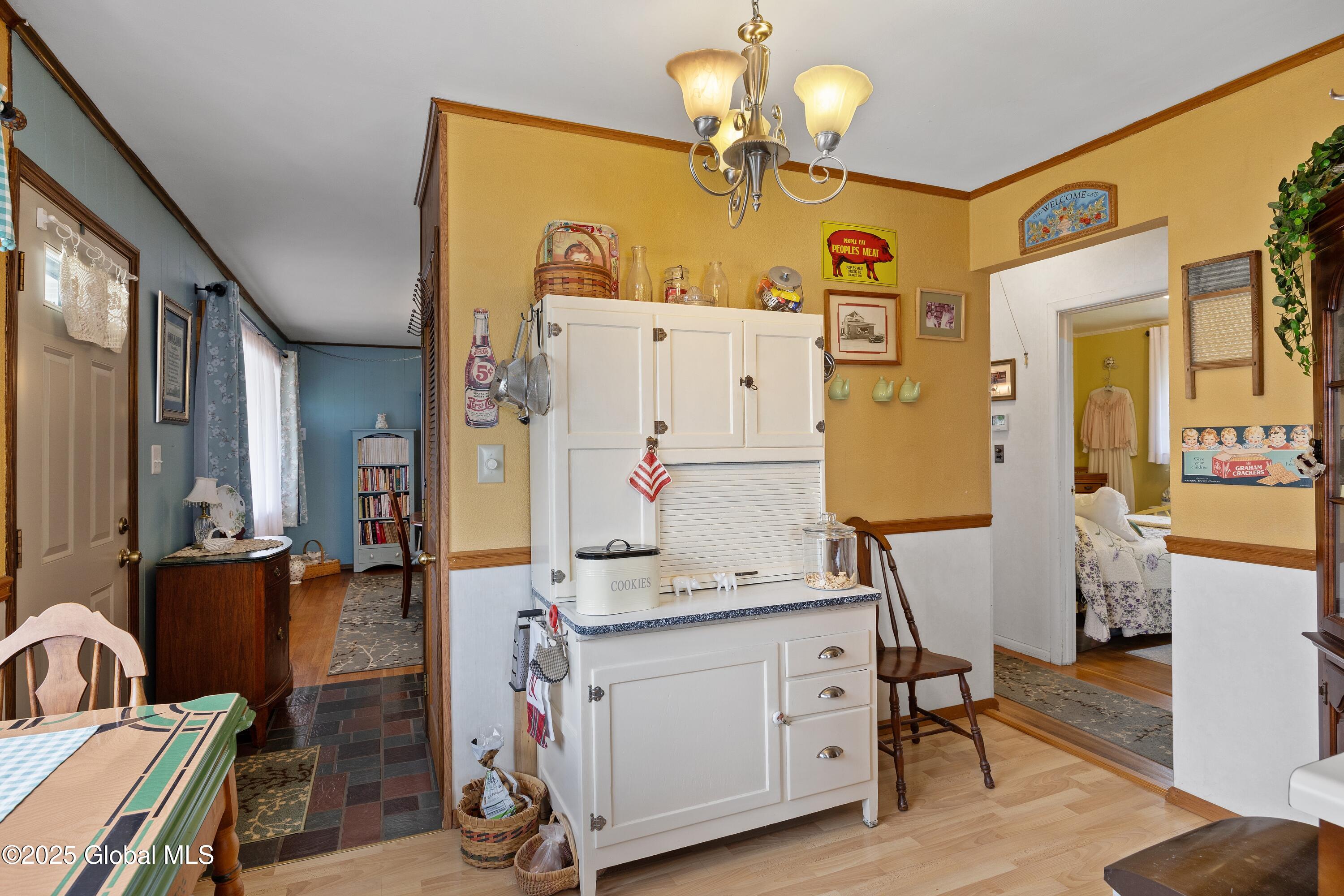 72 Southgate Road Colonie, NY 12211 - Photo 4 of 25 1 (13)