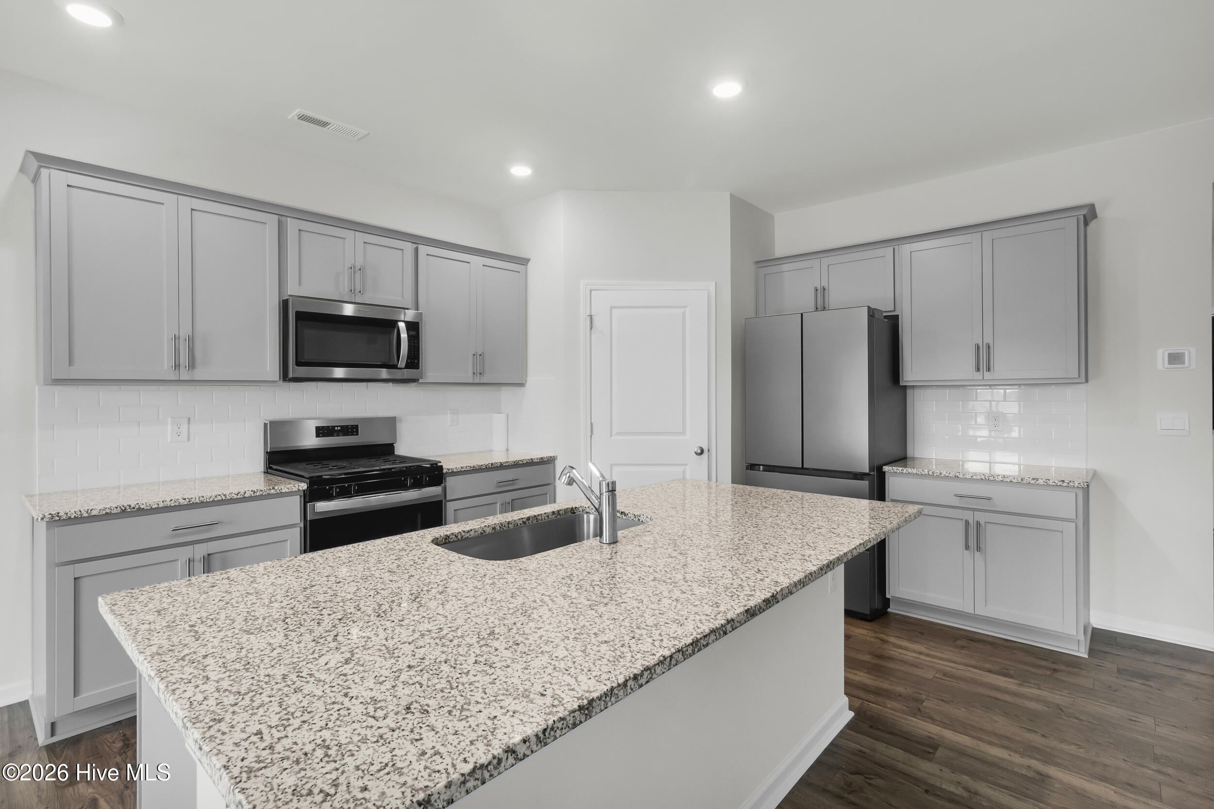 2007 Minnette Circle New Bern, NC 28562 - Photo 6 of 37 6_8