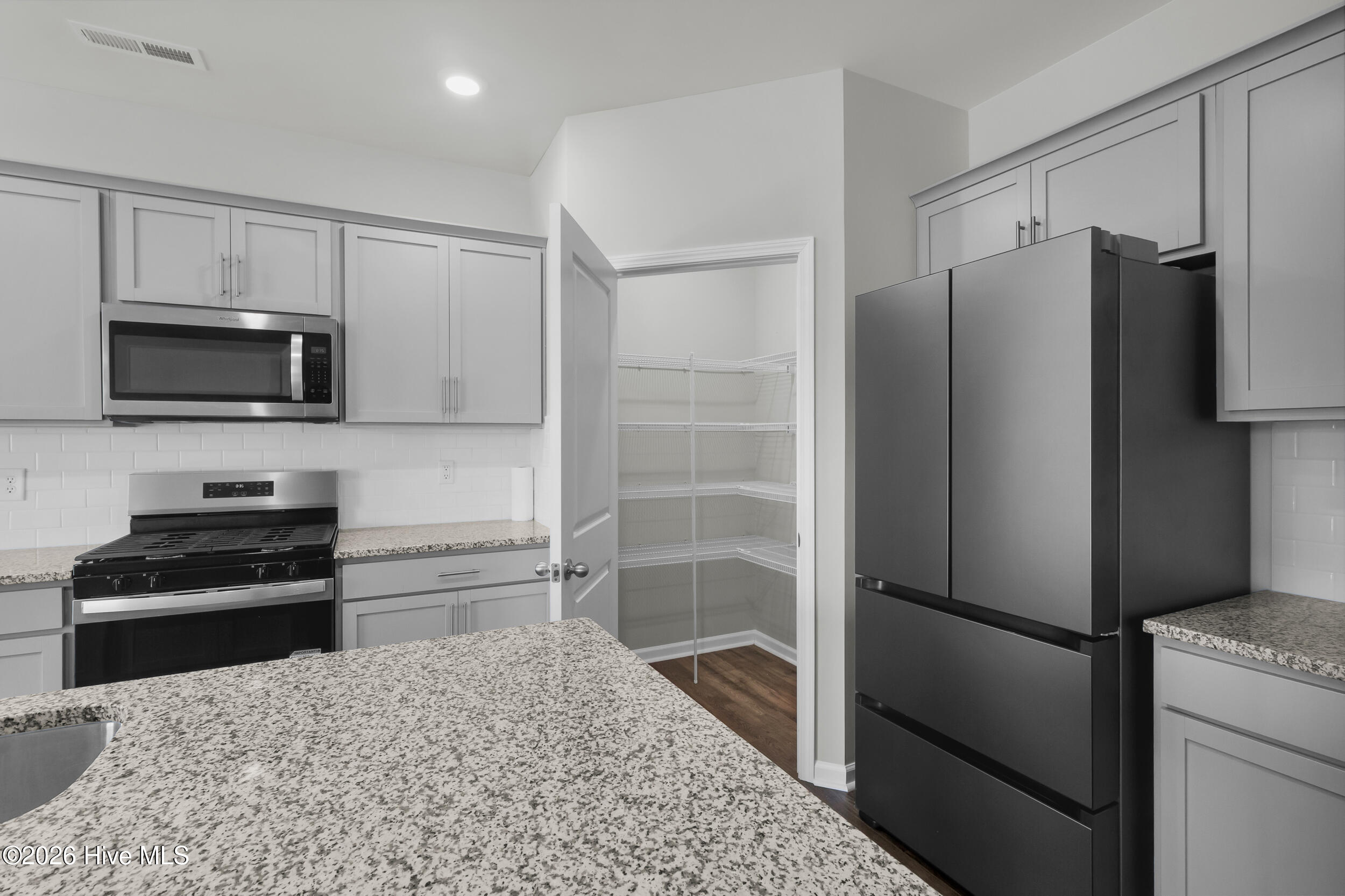 2007 Minnette Circle New Bern, NC 28562 - Photo 7 of 37 7_9