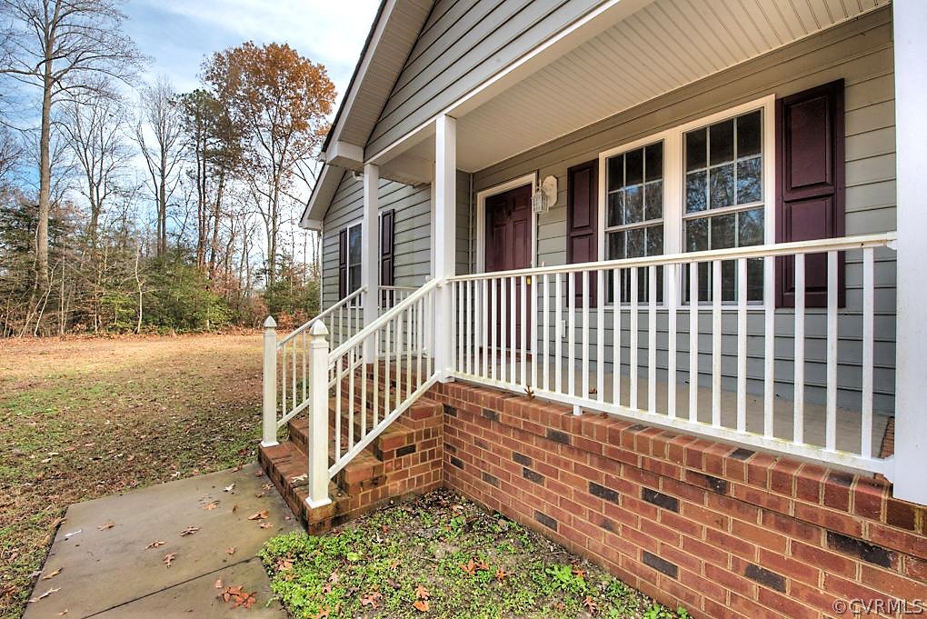 206 Commins Road Aylett, VA 23009 - Photo 5 of 32 Gallery Image 5