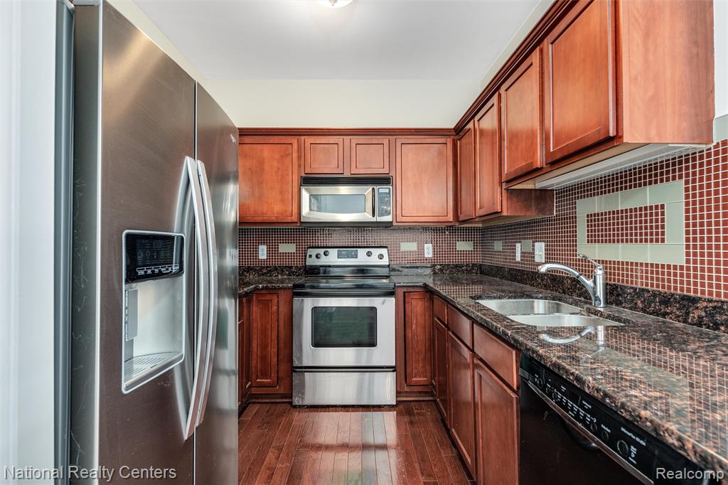 41582 Hamlet Lane, Unit 68 Novi, MI 48375 - Photo 11 of 26