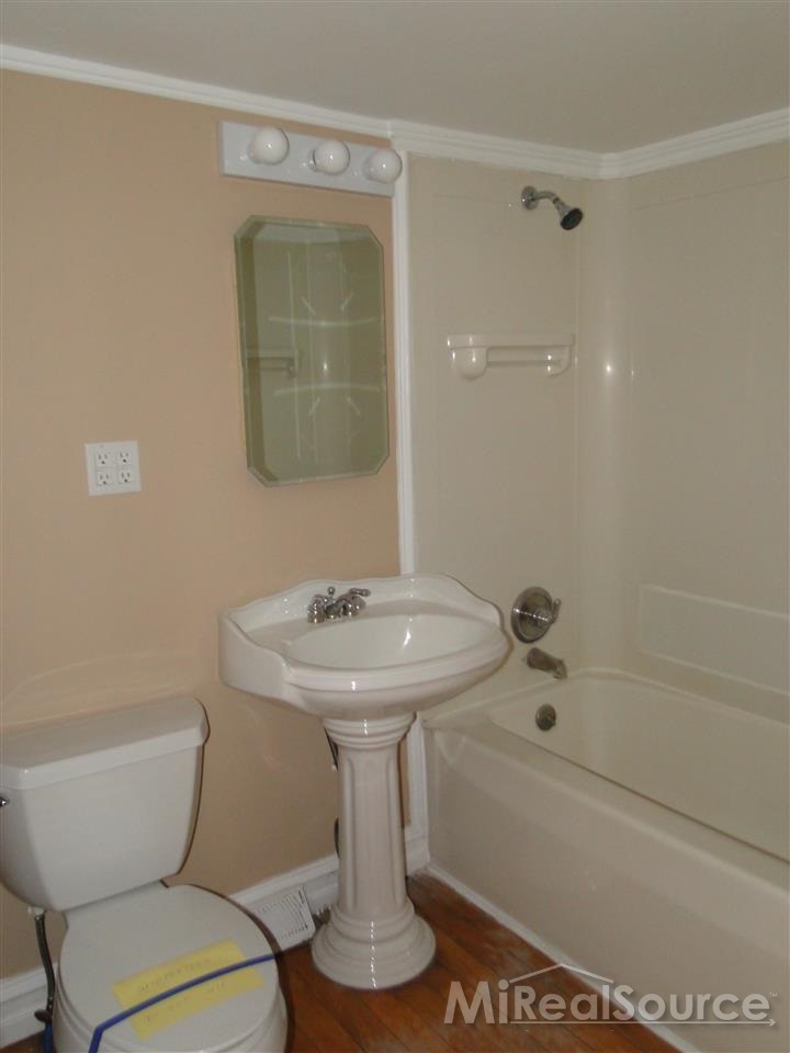1064 Angle Road Lapeer, MI 48446 - Photo 9 of 28