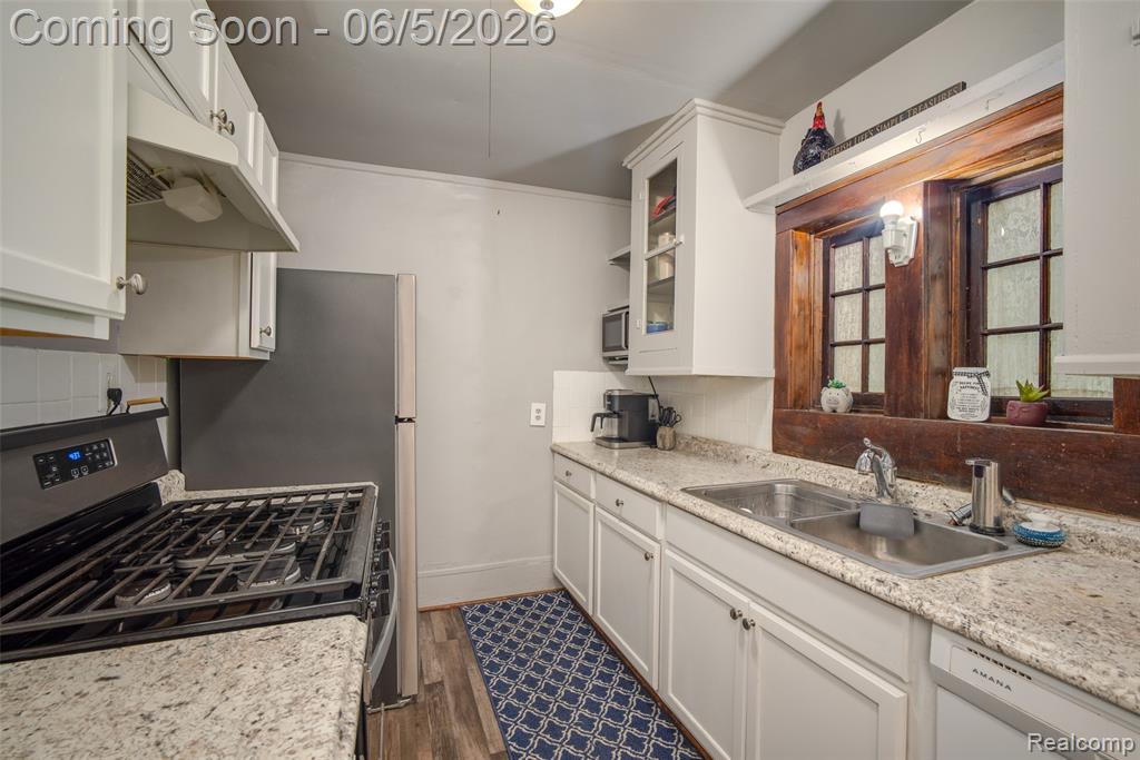 7016 Davison Road Davison, MI 48423 - Photo 6 of 42