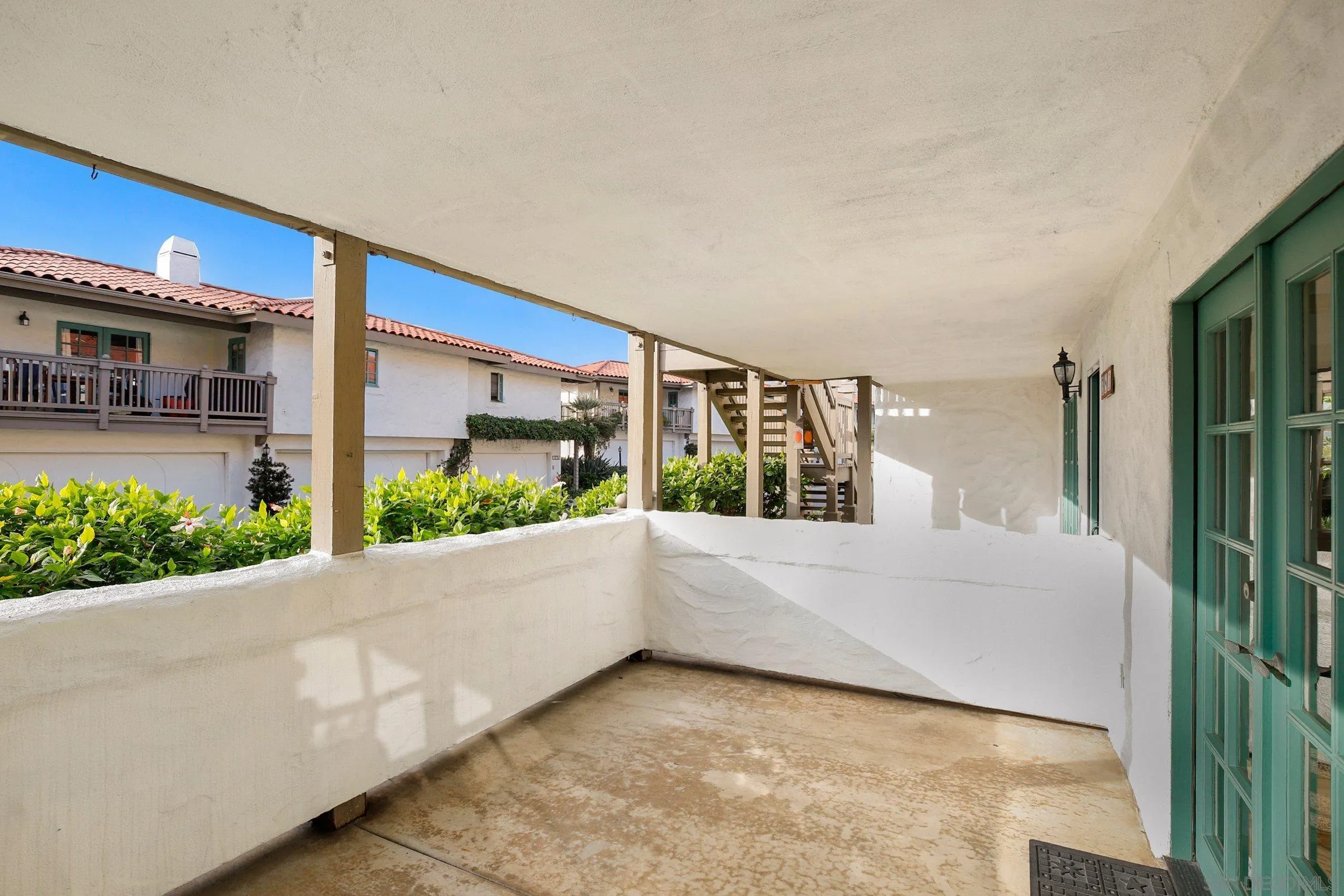 381 Playa Blanca Encinitas, CA 92024 - Photo 20 of 41 a view of an entryway