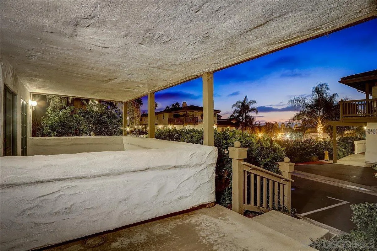 381 Playa Blanca Encinitas, CA 92024 - Photo 5 of 41 a outdoor space with lots of lights