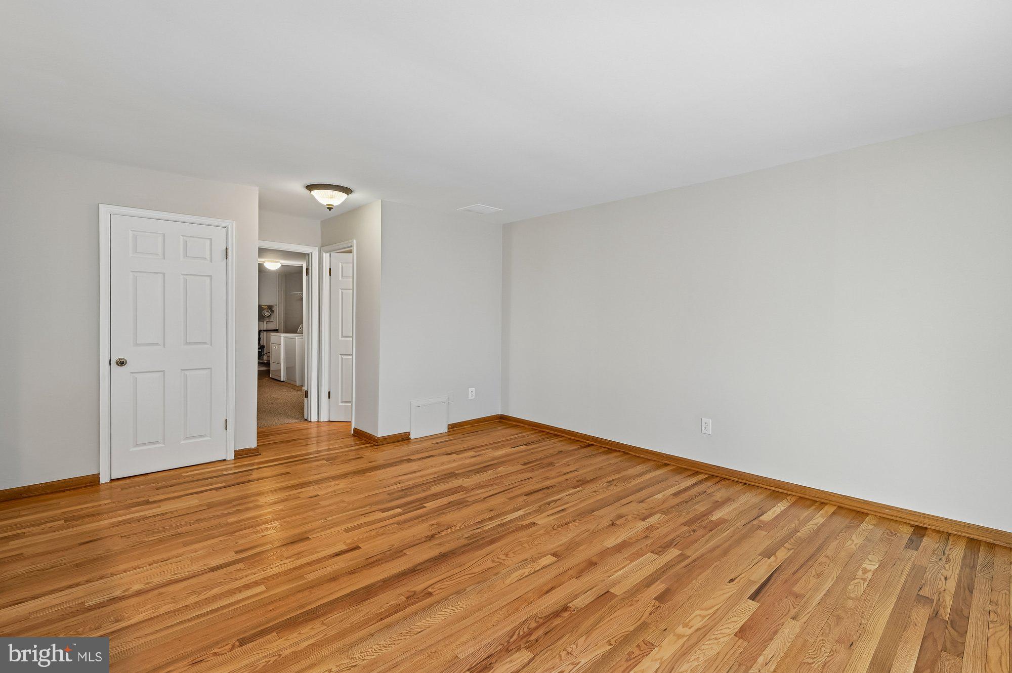5106 Thunder Hill Road Columbia, MD 21045 - Photo 13 of 57 Family Room