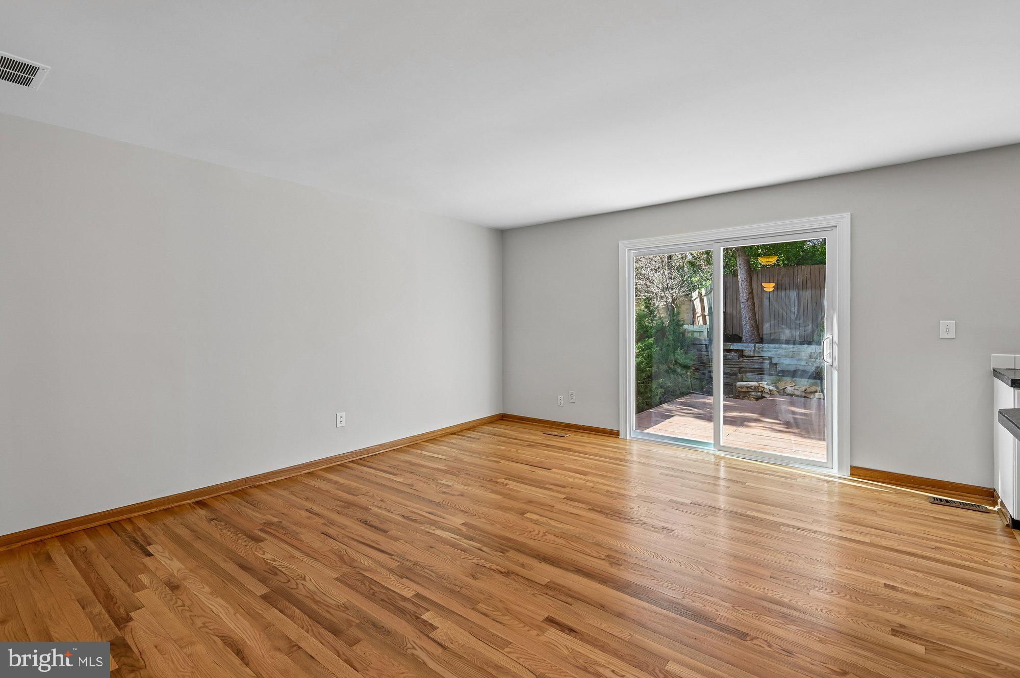5106 Thunder Hill Road Columbia, MD 21045 - Photo 15 of 57 Family Room