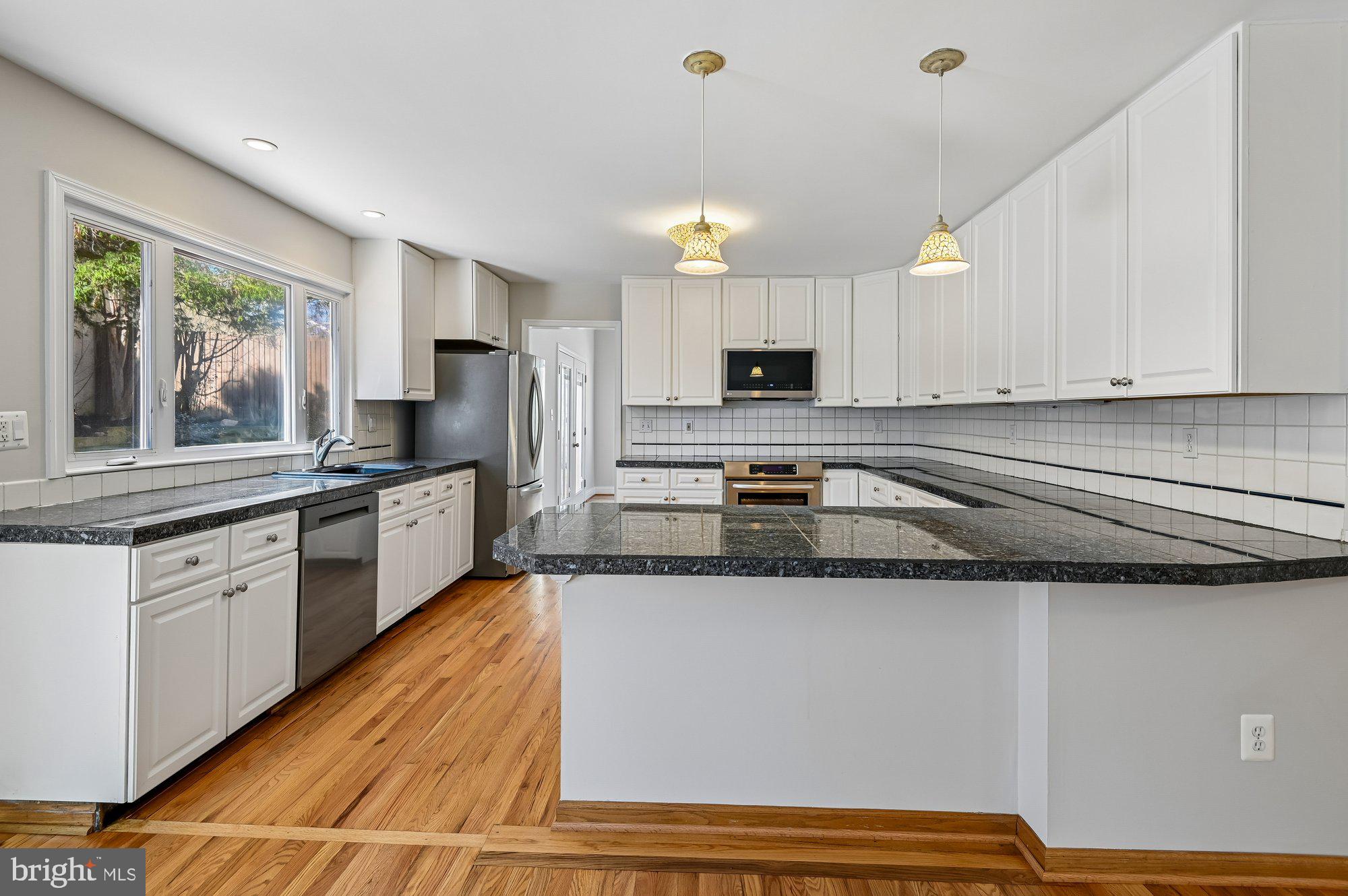 5106 Thunder Hill Road Columbia, MD 21045 - Photo 18 of 57 Kitchen