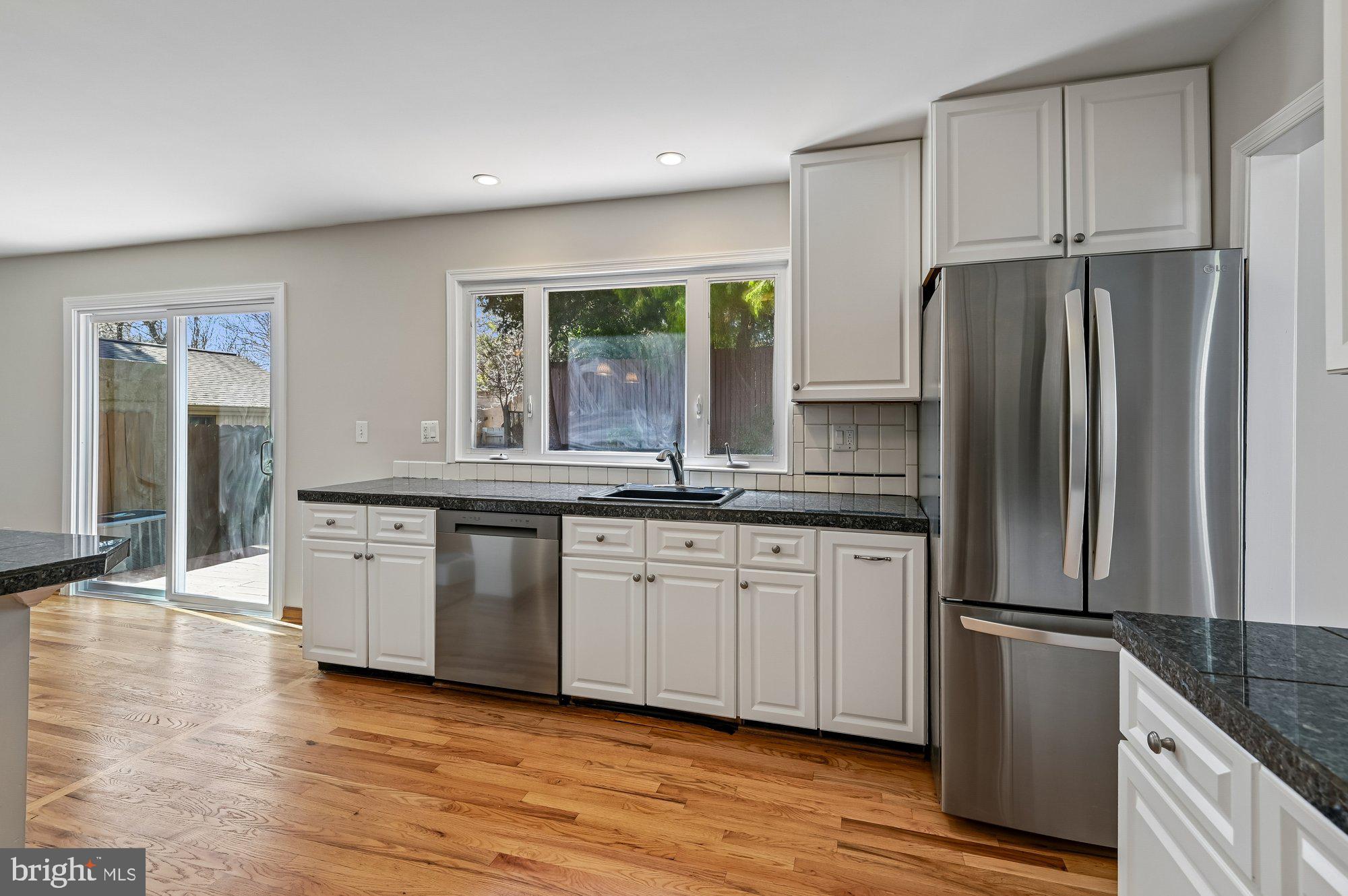 5106 Thunder Hill Road Columbia, MD 21045 - Photo 19 of 57 Kitchen