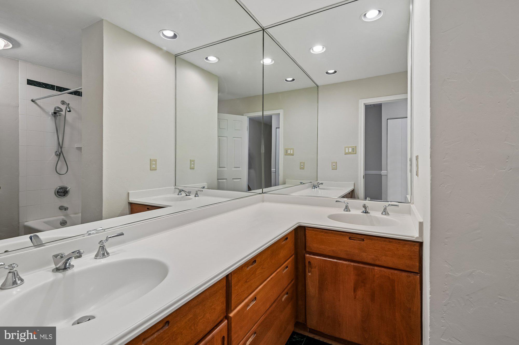 5106 Thunder Hill Road Columbia, MD 21045 - Photo 31 of 57 Bath