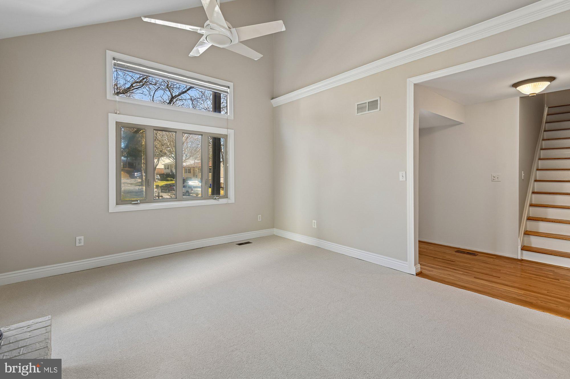 5106 Thunder Hill Road Columbia, MD 21045 - Photo 5 of 57 Living Room