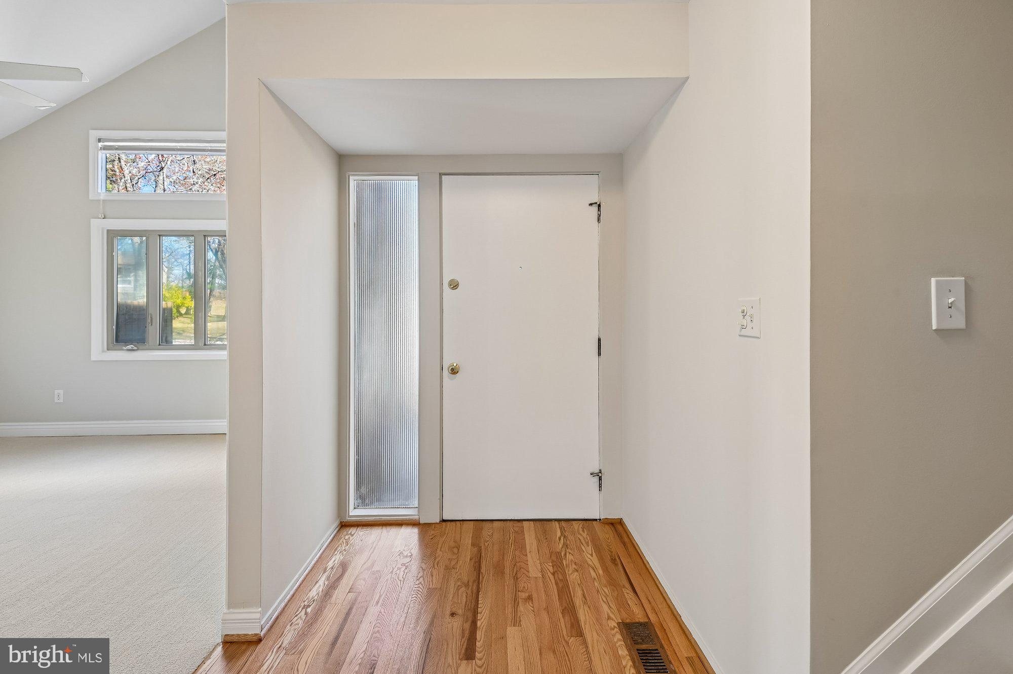 5106 Thunder Hill Road Columbia, MD 21045 - Photo 10 of 57 Entry