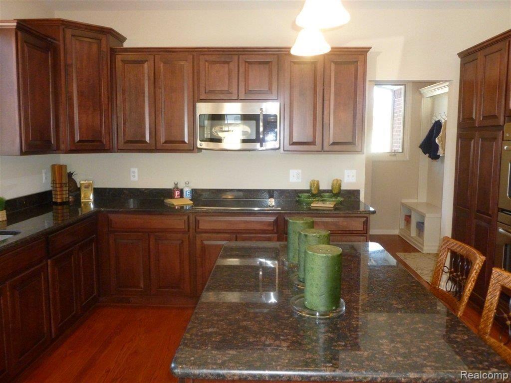 1183 Letica Drive Rochester, MI 48307 - Photo 4 of 11 KitchenMLS.jpg
