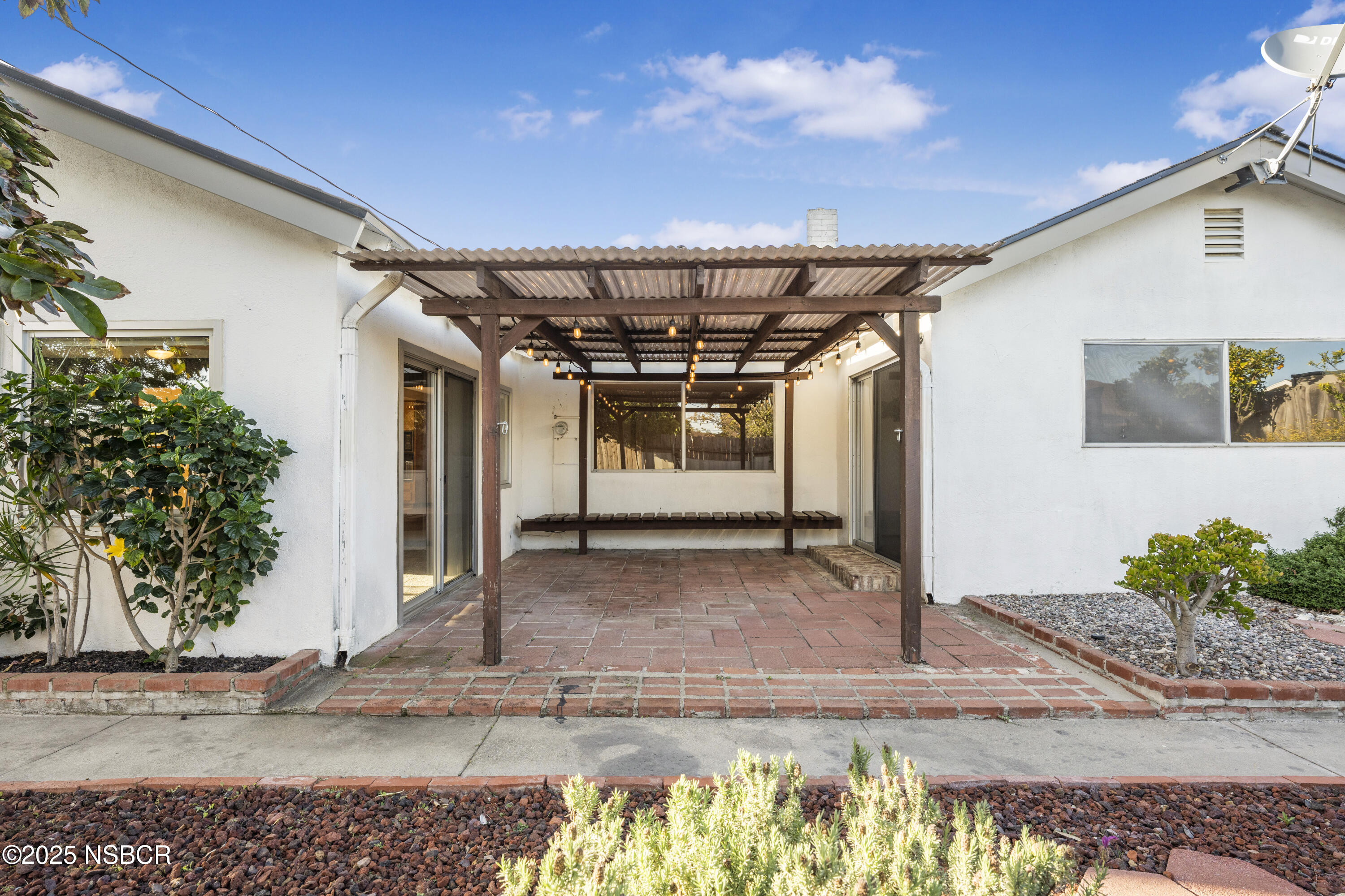 252 Pegasus Avenue Lompoc, CA 93436 - Photo 26 of 33 a front view of a house