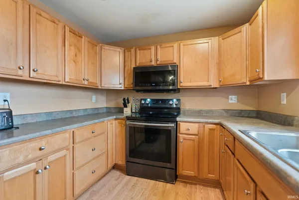 $195,000 | 770 West Market Street, Warsaw, IN 46580