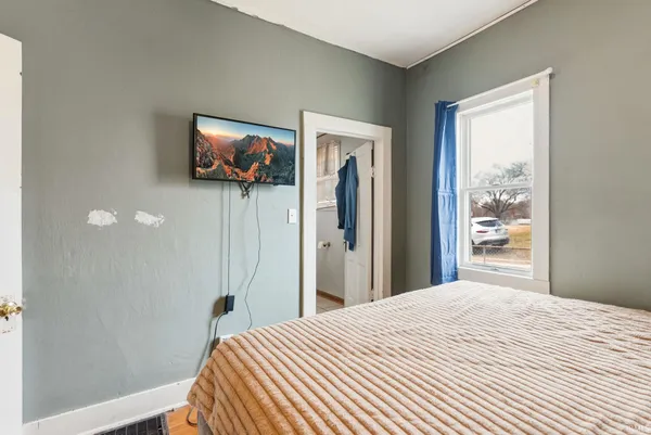 $195,000 | 770 West Market Street, Warsaw, IN 46580