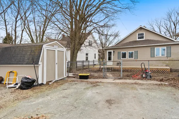 $195,000 | 770 West Market Street, Warsaw, IN 46580