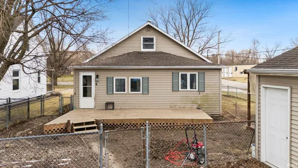 $195,000 | 770 West Market Street, Warsaw, IN 46580