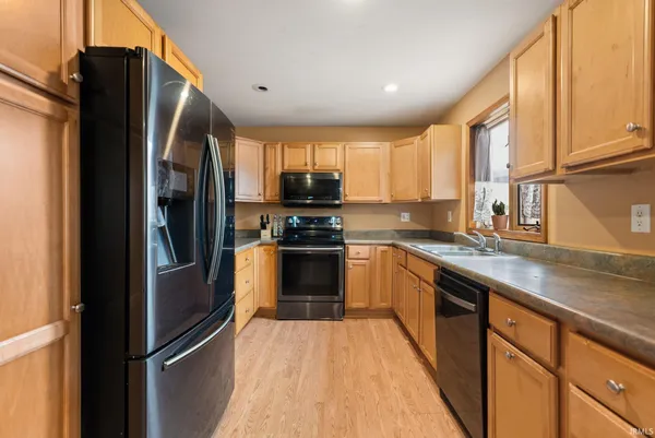 $195,000 | 770 West Market Street, Warsaw, IN 46580