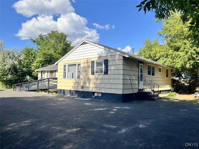 $185,000 | 201 Crehange Street, Syracuse, NY 13205