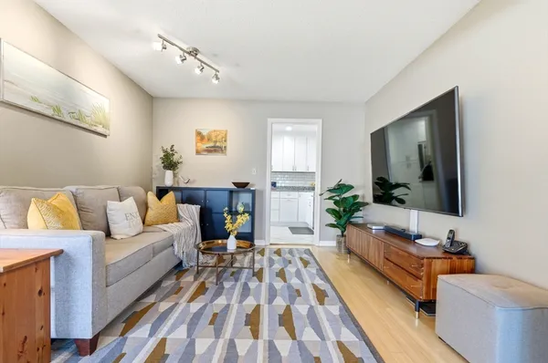 $875,000 | 160 Pine Street, Unit 11, Newton, MA 02466