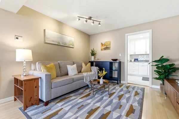 $875,000 | 160 Pine Street, Unit 11, Newton, MA 02466