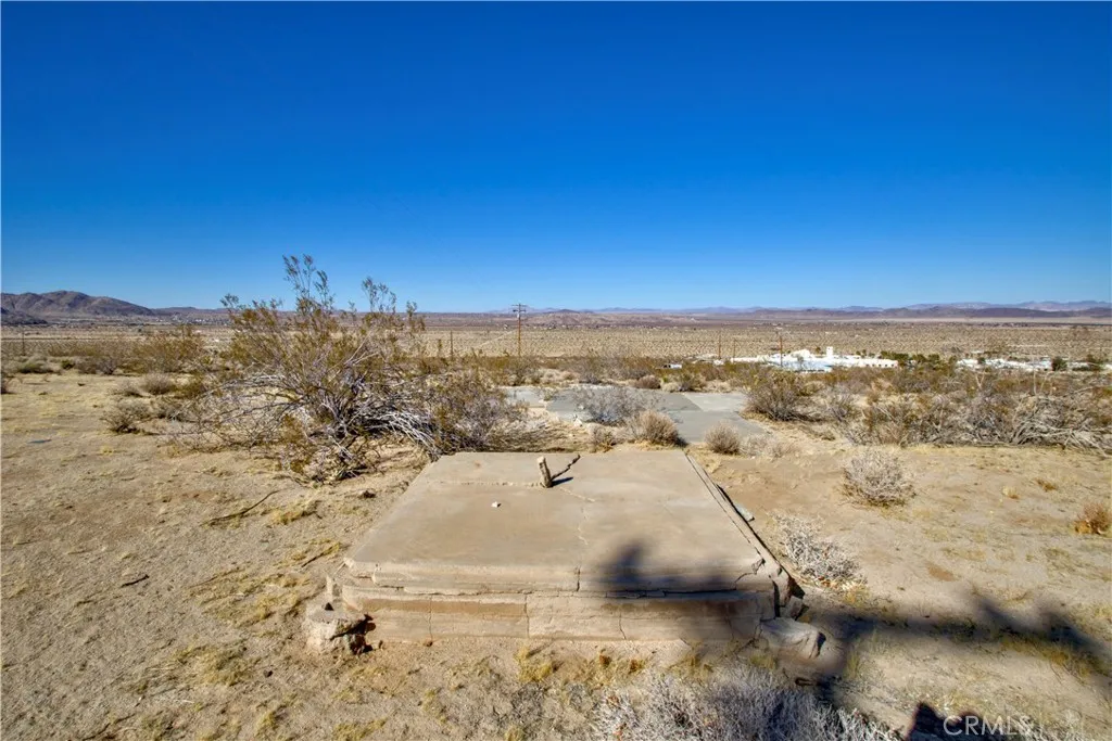 1040 Sullivan Road Santa Ana, CA 92704 - Photo 22 of 24 a view of city and ocean